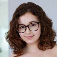 Leana LovingsImagen