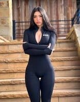 model-avatar